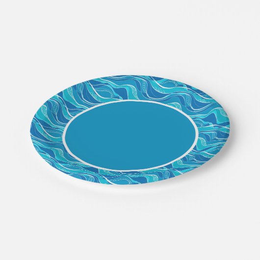 青い波と白い部族の模様 ペーパープレート (アングル)