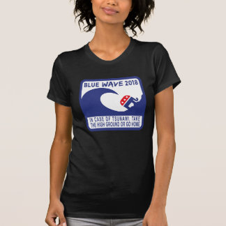 青い波2018年-民主党の勝利! Tシャツ