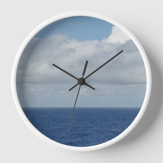 青い海とふわふわの雲の壁掛け時計 壁時計 (正面)