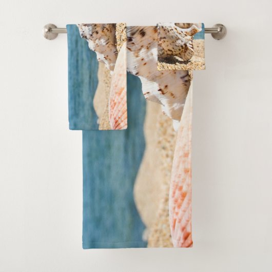 青い海のカーバラビーチの大きな澄ん貝殻 バスタオルセット (インサイチュ)