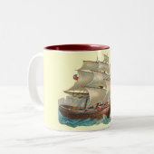 青い海のコーヒーカップのマグを渡るヴィンテージの船の帆 ツートーンマグカップ (正面左)