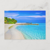 青い海の波および砂のビーチ結婚式情報 エンクロージャーカード (裏面)