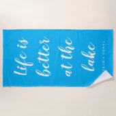 青い湖は人生の方が良パーソナライズされたい ビーチタオル (正面)