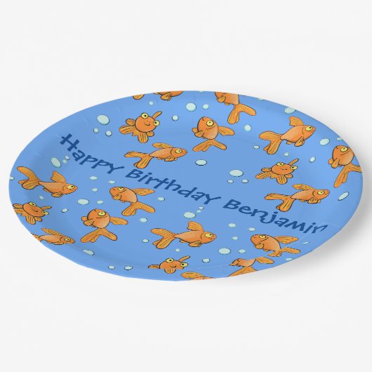 青い漫画の上にかわいいオレンジ色の金魚イラストレーション ペーパープレート (アングル)