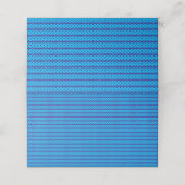 青い澄ん空が穏やかな深い青の上に広がる プレイスカード (外部開封)