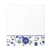 青い灰色のサッカーボールのアクセント ノートパッド (正面)