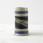青い灰色のトラックでレース ビールジョッキ (中央)