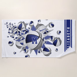 青い灰色のバスケットが女の子をモノグラムの主演 ビーチタオル