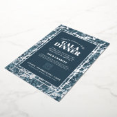 青い灰色の植物模様ガラのディナーイベント 箔招待状 (回転した状態)