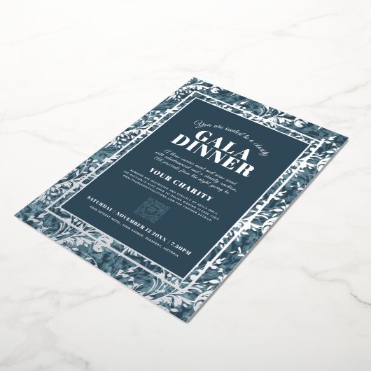 青い灰色の植物模様ガラのディナーイベント 箔招待状 (回転した状態)