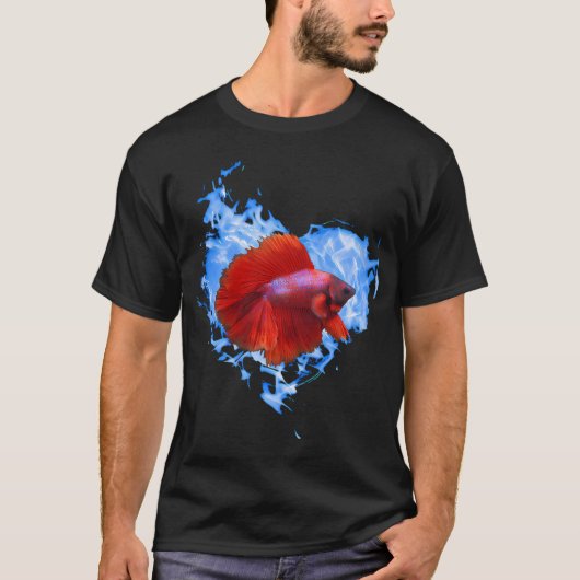 青い炎のハートの中の赤いベタ Tシャツ (正面)