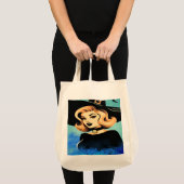 青い煙に囲まれた若い美しい魔女 トートバッグ (正面(商品))