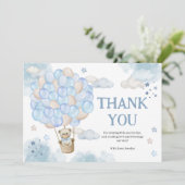 青い熱い気球テディベア赤ちゃんシャワー サンキューカード (スタンド正面)