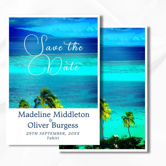 青い熱帯の海のデスティネーションウェディングエンゲージメント セーブザデート