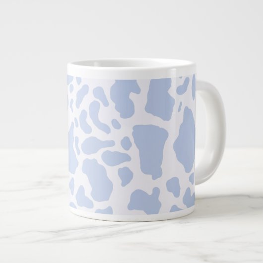 青い牛の斑点のアニマルプリントパターン ジャンボコーヒーマグカップ (正面右)