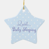 青い男の赤ちゃんの睡眠のドアの印 セラミックオーナメント (正面)