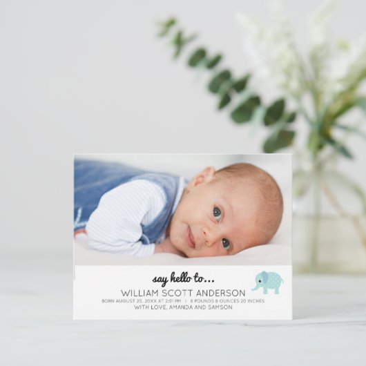 青い男の赤ちゃんの誕生発表写真 案内ポストカード (スタンド正面)