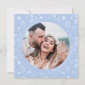 青い白いフローラリース日付の写真カードを保存 (裏面)