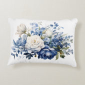 青い白いフローラ花水色エレガント アクセントクッション (裏面)