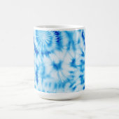 青い白い緩和曲線絞り染め コーヒーマグカップ (中央)