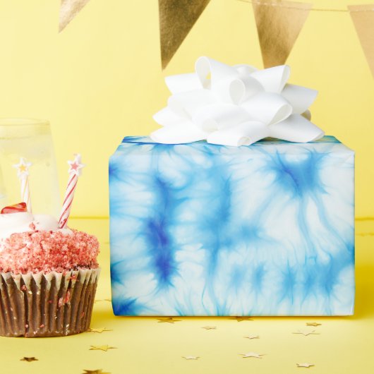 青い白い緩和曲線絞り染め ラッピングペーパー (誕生日パーティー)