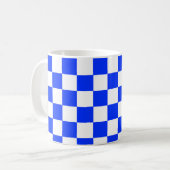 青い白のチェッ市松模様にクパターン コーヒーマグカップ (正面左)