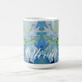 青い白のロマンチックな牡丹の絵画水色 コーヒーマグカップ (中央)