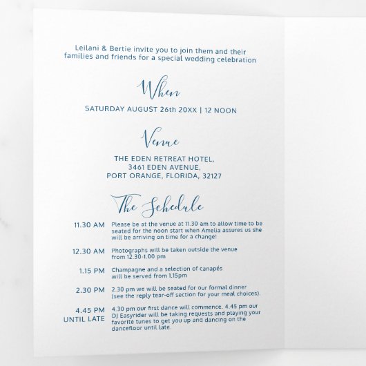 青い白の結婚小さなハートのオールインワン 三つ折り招待状 (内部最初)