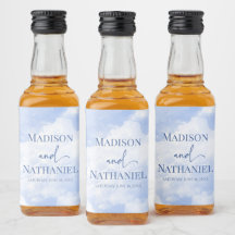 青い白の輝く雲の夢のようなエレガントな結婚式