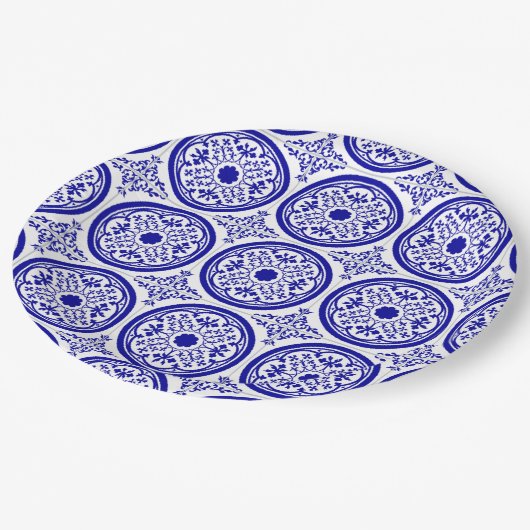 青い白ゴシックのタイル模様 ペーパープレート (アングル)