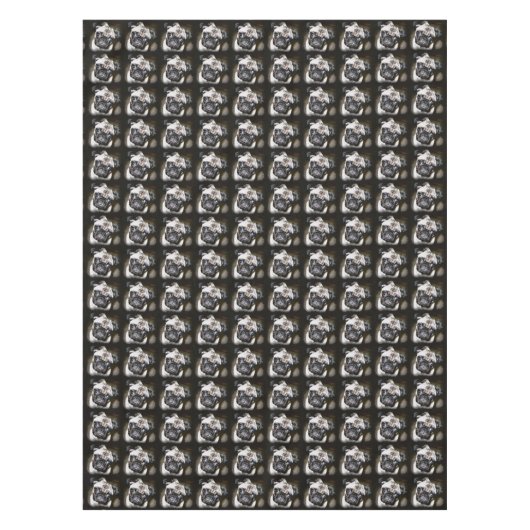 青い目のパグ黒 テーブルクロス (正面)