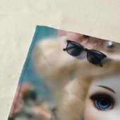 青い目のヴィンテージ人形 ビーチタオル (インサイチュ)