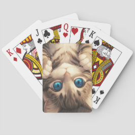 青い目の子ネコの怠惰な瞬間 トランプ