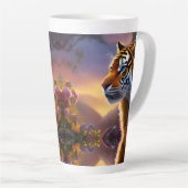 青い目の虎とピンクの花 カフェラテマグ (右アングル)