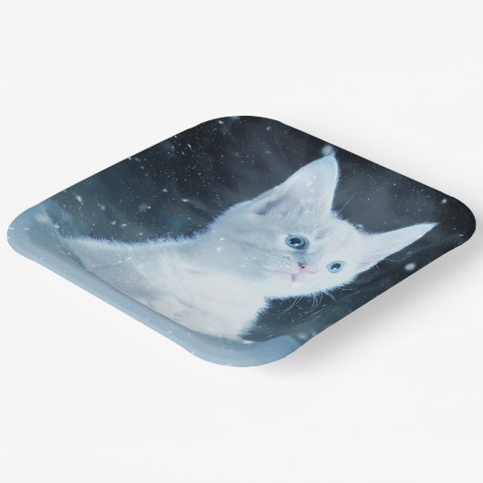 青い目をした可愛いかわいらし白い子猫 ペーパープレート (傾斜あり)