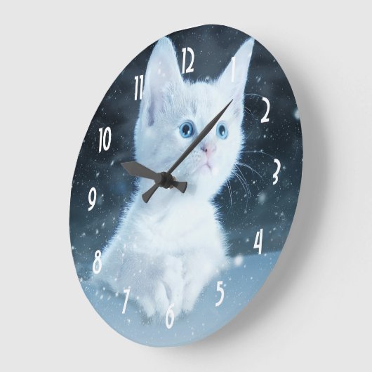 青い目をした可愛いかわいらし白い子猫 ラージ壁時計 (傾斜)