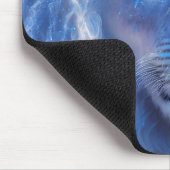 青い目をした美しい白い神秘的なライオン マウスパッド (コーナー)