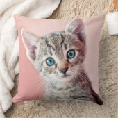 青い目を持つかわいい子ネコ クッション (ブランケット)