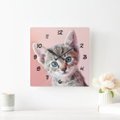 青い目を持つかわいい子ネコ スクエア壁時計 (ホーム)