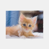 青い目を持つかわいい猫 フリースブランケット (正面(横))