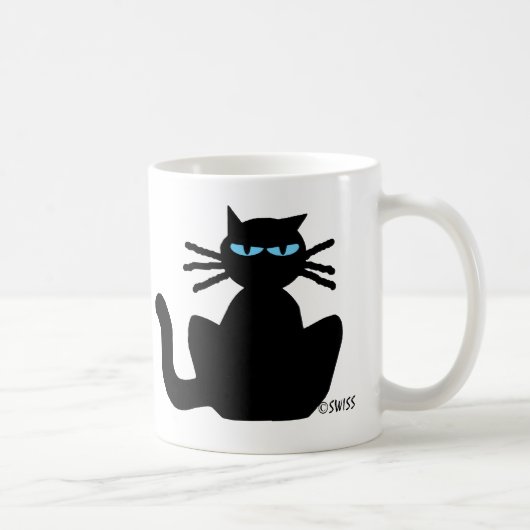 青い目を見つめて座る黒猫 コーヒーマグカップ (右)