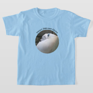 青い眠っているかわいい子犬の写真 Tシャツ