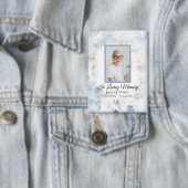 青い着色カーネーション水彩葬儀メモリアル 缶バッジ (インサイチュ)