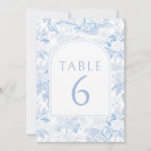 青い磁器bohoアーチ結婚のテーブル番号 招待状 (正面)