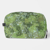 青い空がアートを貫く緑の葉樹 ドップキット (正面)