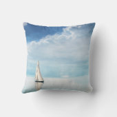 青い空と穏やかなセーリング クッション (裏面)