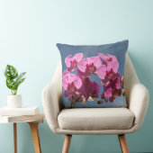 青い空に対するマゼンタファレノプシスの蘭 クッション (椅子)