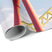 青い空の下の赤と黄色のジェットコースター ラッピングペーパー (ロールコーナー)