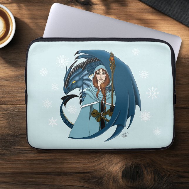 青い竜の魔法使いと雪の結晶 ラップトップスリーブ (クリエイターアップロード済み)