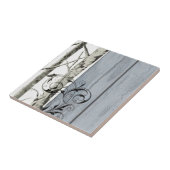 青い納屋の木製の国の素朴な樺の木 タイル (側面)